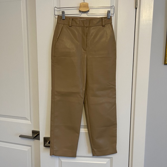 Cropped Babaton Melina faux leather pant - Picture 2 of 6